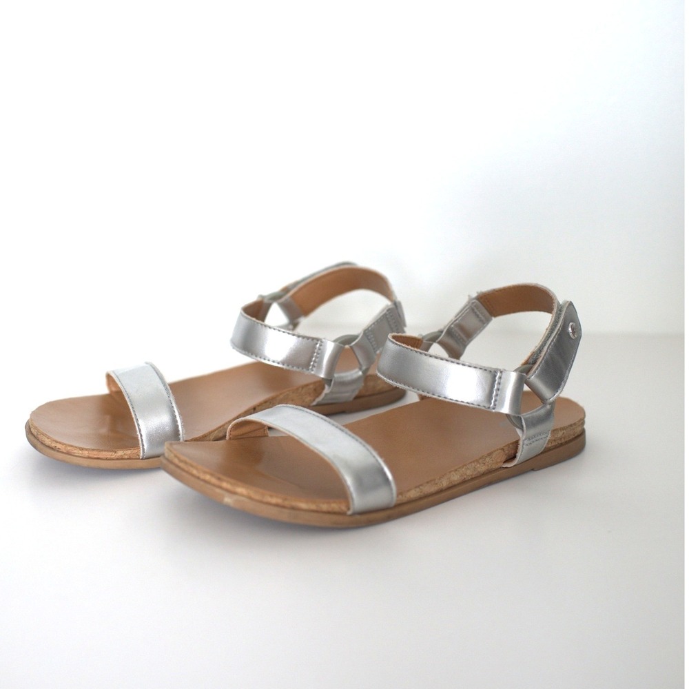 UGG Kaila Metallic Silver Leather Flat Ankle Strap Sandals 1092283K Size 6
